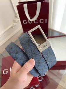 Gucci Reversible Belt for Men, Blue GG Supreme Canvas with Silver Square Buckle, 3.5cm Width, Luxury Designer Belt