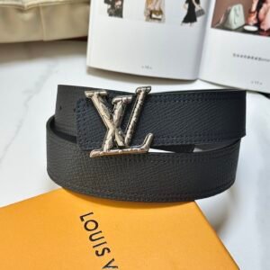 Louis Vuitton Reversible Belt for Men, 002 Black/Dark, Pebbled Leather with Engraved LV Buckle (Antique Silver Finish), 3.5cm Width, Luxury Designer Belt