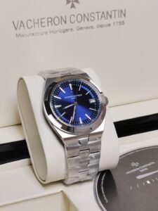 Vacheron Constantin Overseas 41mm, Stainless Steel Case, Blue Dial, Stainless Steel Bracelet, Automatic Men's Watch
