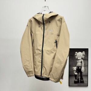 Arc'teryx Men's Waterproof Hardshell Windbreaker, Sand Beige, Gore-Tex® Technology, Lightweight Outdoor Hiking Jacket