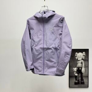 Arc'teryx Women's Waterproof Hardshell Windbreaker, Light Lavender, Gore-Tex® Technology, Lightweight Outdoor Hiking Jacket