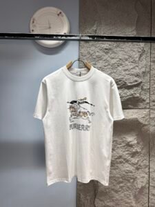 Burberry Unisex Vintage Check Knight Horse Graphic Oversized T-Shirt, White, British Luxury Casual Short Sleeve Top